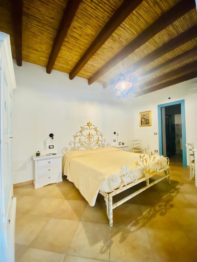 Centu Concas Bed and Breakfast Muravera Eksteriør billede